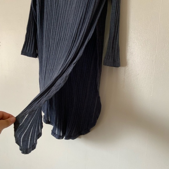 𝅺FREE People We The Free Long Split Keyhole Top - Picture 4 of 7